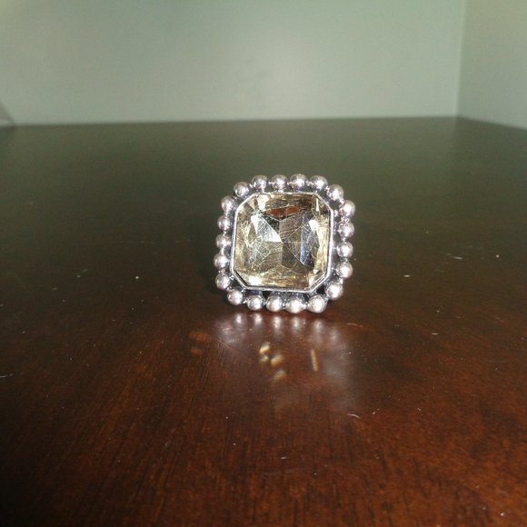 Oversized faux crystal ring- costume jewelry - Picture 3 of 11